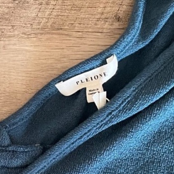 🌺 Pleione Nordstrom Shirred Short Sleeve Teal Textured Top Size XS NWT - Picture 7 of 10